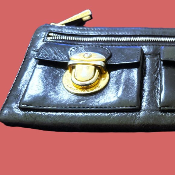 Marc Jacobs Black Leather Wallet with Gold Hardware EUC - Picture 6 of 12